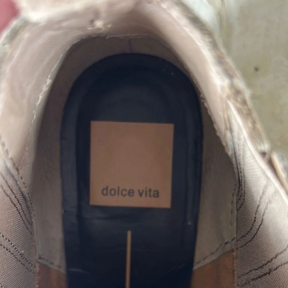 Dolce Vita > Women's Tan Ankle Boots 8 - Picture 10 of 11